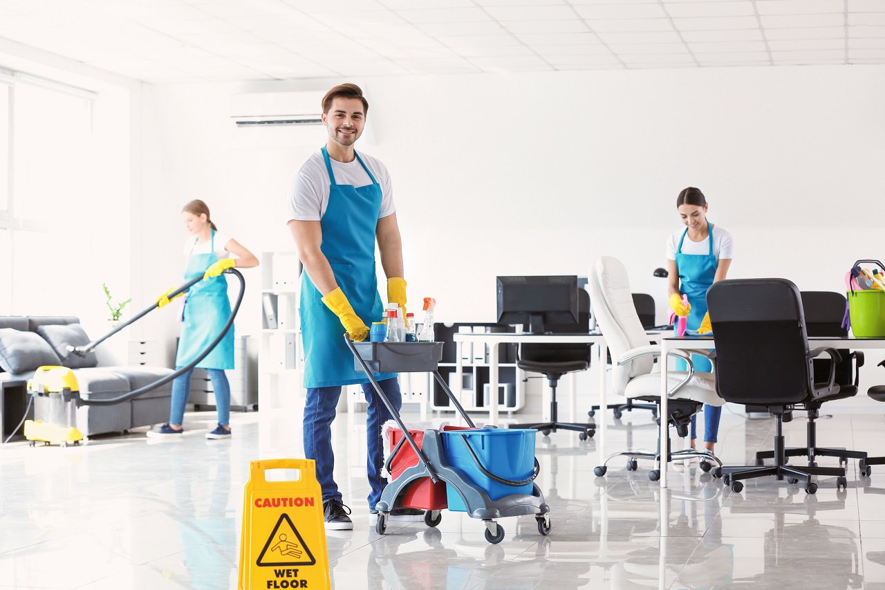 Firma sprzątająca – wsparcie w utrzymaniu porządku w domu, jak i w biurze